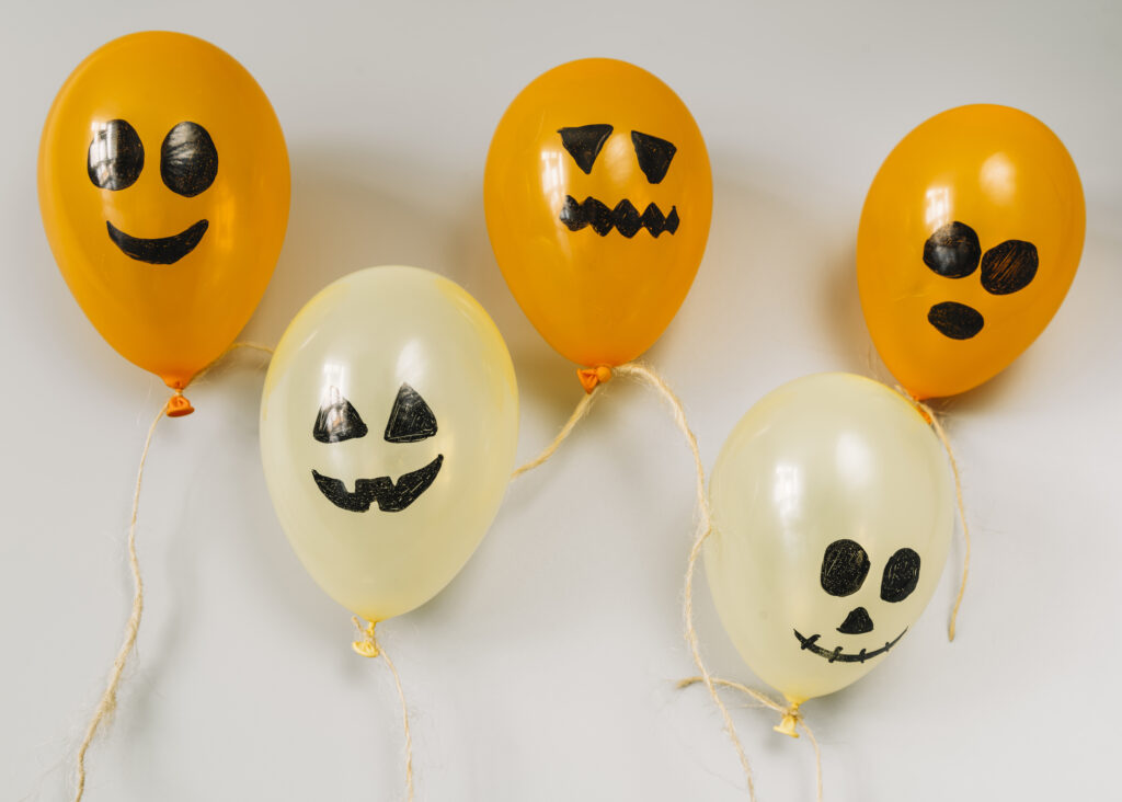 Bereitet euch darauf vor, euer Halloween - Fest mit Nervenkitzel und Spaß zu füllen!